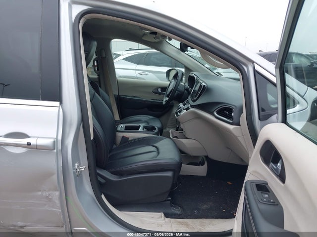 Продажа на аукционе авто 2024 Chrysler Pacifica Touring L, vin: 2C4RC1BG2RR132663, номер лота: 45047371