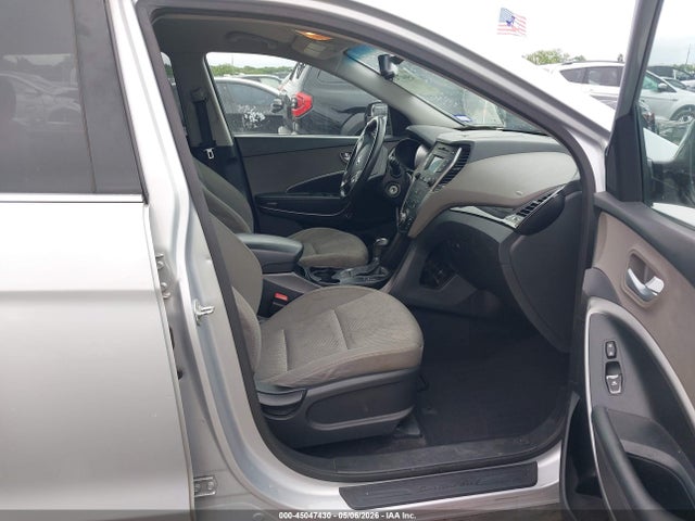 2016 Hyundai Santa Fe Se მანქანა იყიდება აუქციონზე, vin: KM8SM4HF4GU143593, აუქციონის ნომერი: 45047430