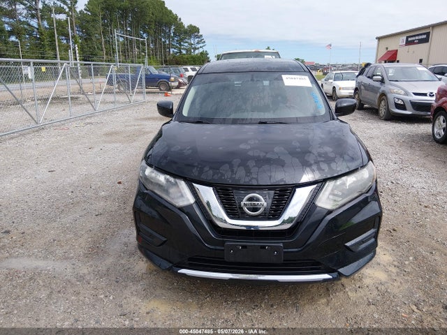2017 Nissan Rogue S მანქანა იყიდება აუქციონზე, vin: JN8AT2MT3HW407951, აუქციონის ნომერი: 45047485