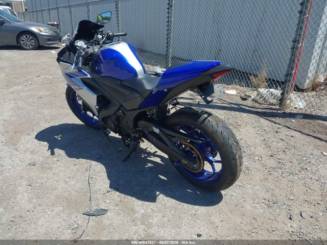 Yamaha YZFR3 2015 MH3RH06Y6FK003545 Image 3