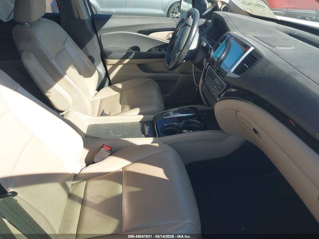 45047621 :رقم المزاد ، 5FNYF5H90HB037919 vin ، 2017 Honda Pilot Touring مزاد بيع