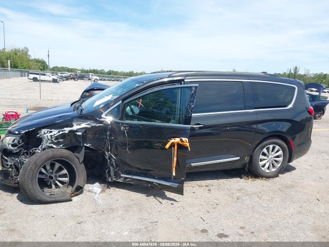 Aukcja sprzedaży 2017 Chrysler Pacifica Touring-l, vin: 2C4RC1BG5HR516399, numer aukcji: 45047639