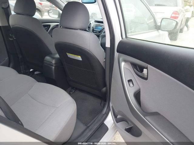 5NPDH4AE0FH596136 Hyundai ELANTRA SE