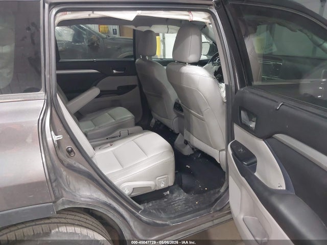 Продажа на аукционе авто 2015 Toyota Highlander Xle V6, vin: 5TDJKRFH9FS166877, номер лота: 45047729