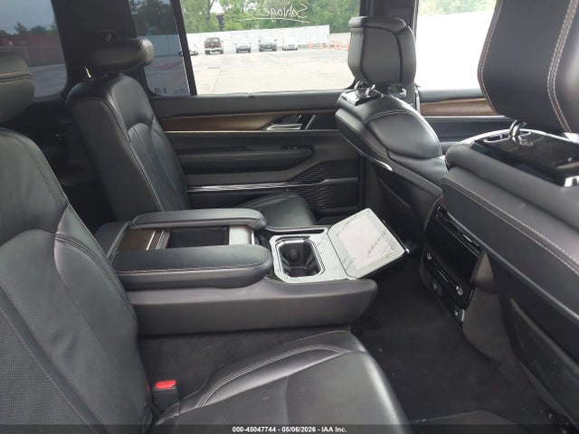 45047744 :رقم المزاد ، 1C4SJVEP2NS185219 vin ، 2022 Jeep Grand Wagoneer Series I 4x4 مزاد بيع
