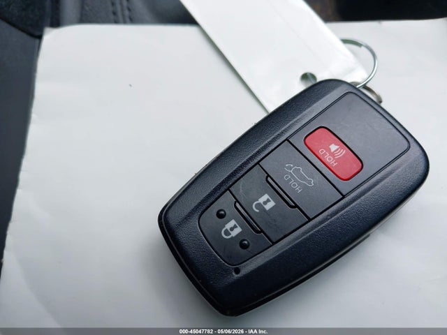 45047782 :رقم المزاد ، 5TDGZRBH4MS146402 vin ، 2021 Toyota Highlander Xle مزاد بيع