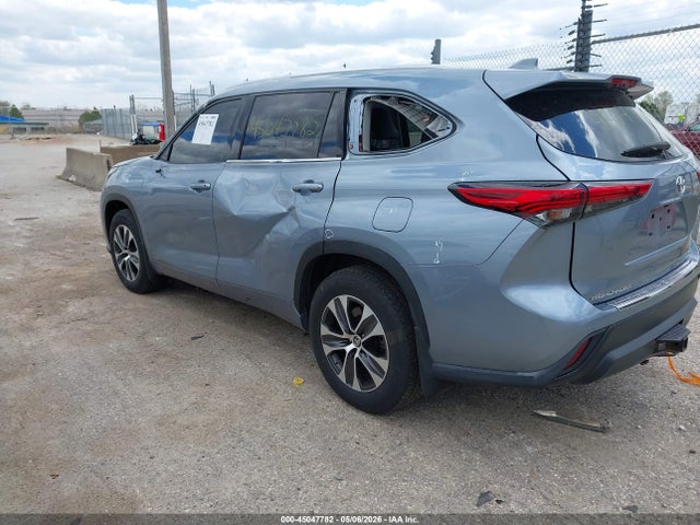 45047782 :رقم المزاد ، 5TDGZRBH4MS146402 vin ، 2021 Toyota Highlander Xle مزاد بيع