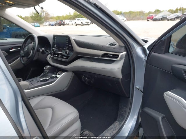 45047782 :رقم المزاد ، 5TDGZRBH4MS146402 vin ، 2021 Toyota Highlander Xle مزاد بيع