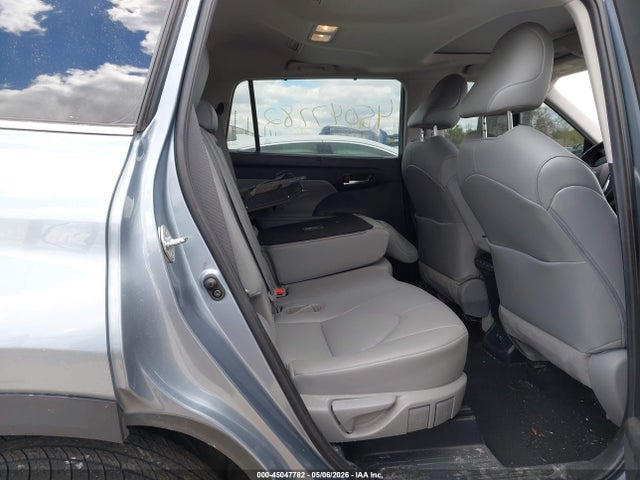 45047782 :رقم المزاد ، 5TDGZRBH4MS146402 vin ، 2021 Toyota Highlander Xle مزاد بيع