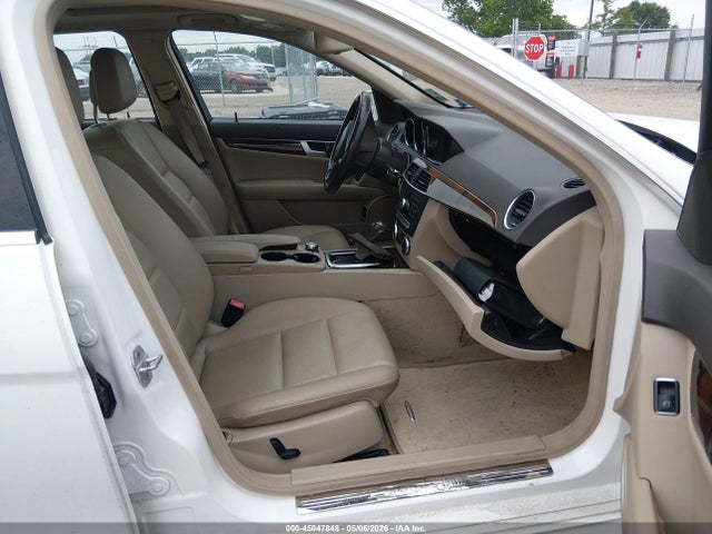 Продаж на аукціоні авто 2014 Mercedes-benz C 250 Sport, vin: WDDGF4HB7EA933086, номер лоту: 45047848
