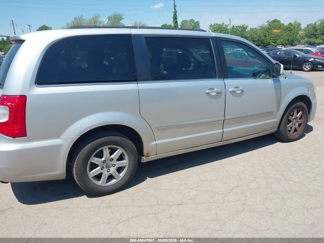2011 Chrysler Town & Country Touring მანქანა იყიდება აუქციონზე, vin: 2A4RR5DG3BR675362, აუქციონის ნომერი: 45047863