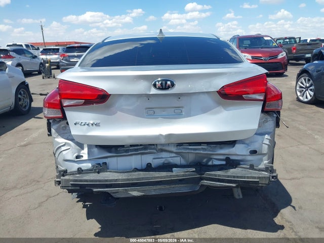 2018 Kia Forte Lx მანქანა იყიდება აუქციონზე, vin: 3KPFK4A77JE238542, აუქციონის ნომერი: 45047883