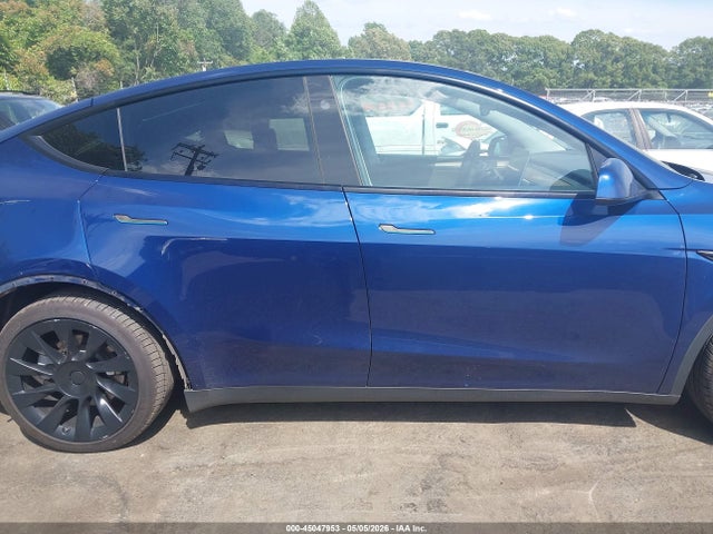 Продаж на аукціоні авто 2023 Tesla Model Y Awd/long Range Dual Motor All-wheel Drive, vin: 7SAYGAEE7PF946880, номер лоту: 45047953