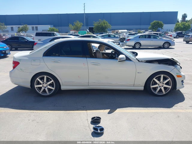 Aukcja sprzedaży 2012 Mercedes-benz C 250 Luxury/sport, vin: WDDGF4HB7CA665850, numer aukcji: 45048006