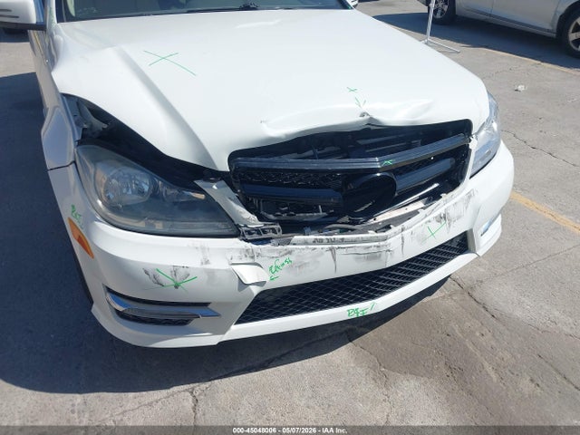 Aukcja sprzedaży 2012 Mercedes-benz C 250 Luxury/sport, vin: WDDGF4HB7CA665850, numer aukcji: 45048006
