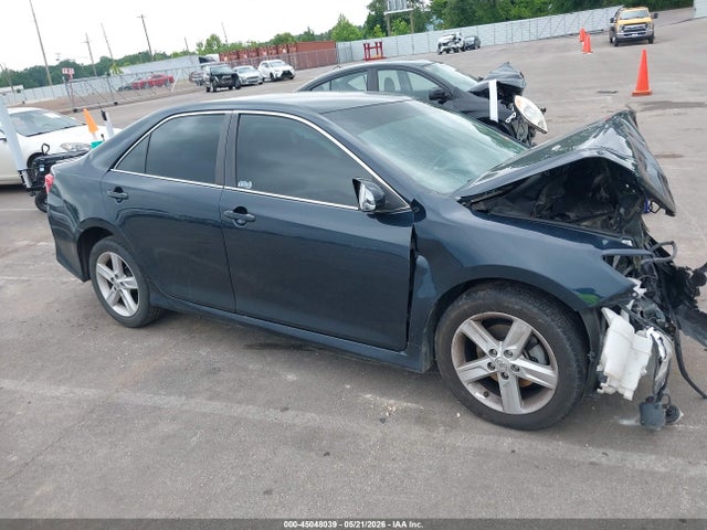 45048039 :رقم المزاد ، 4T1BF1FK9EU806145 vin ، 2014 Toyota Camry Se مزاد بيع