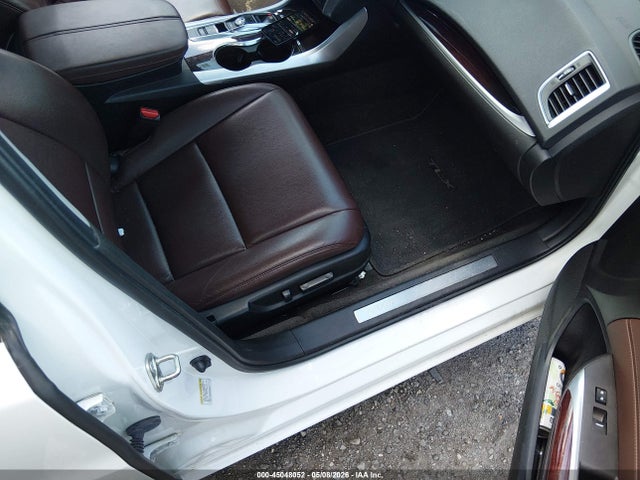 45048052 :رقم المزاد ، 19UUB2F38FA024513 vin ، 2015 Acura Tlx V6 مزاد بيع