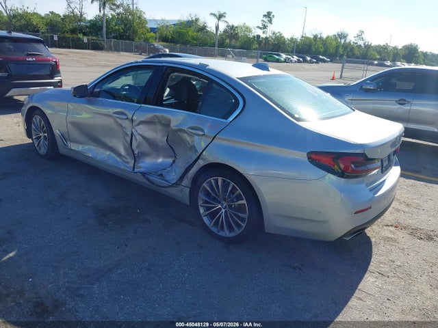 2021 Bmw 530i მანქანა იყიდება აუქციონზე, vin: WBA53BH06MCF58310, აუქციონის ნომერი: 45048129