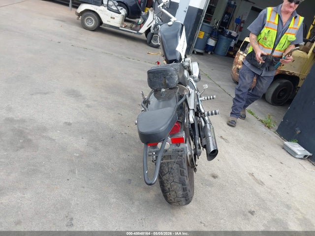 45048164 :رقم المزاد ، JH2PC21171M210007 vin ، 2001 Honda Vt600 C مزاد بيع