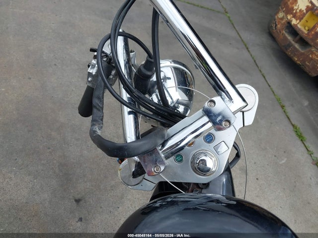 45048164 :رقم المزاد ، JH2PC21171M210007 vin ، 2001 Honda Vt600 C مزاد بيع