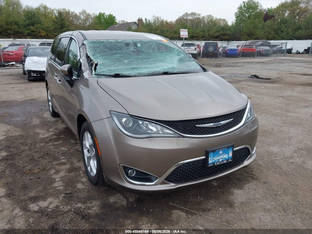 Продаж на аукціоні авто 2017 Chrysler Pacifica Touring Plus, vin: 2C4RC1BG9HR844540, номер лоту: 45048168