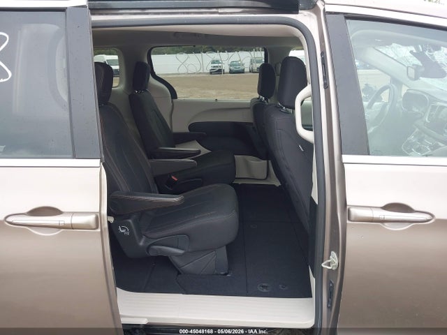 Продаж на аукціоні авто 2017 Chrysler Pacifica Touring Plus, vin: 2C4RC1BG9HR844540, номер лоту: 45048168