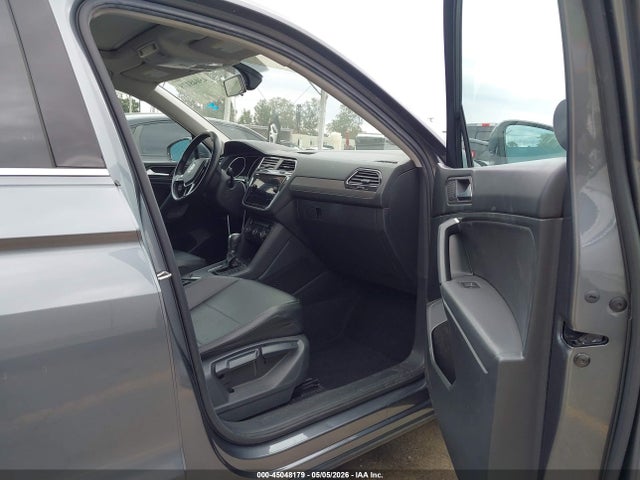 Продаж на аукціоні авто 2019 Volkswagen Tiguan 2.0t Se/2.0t Sel/2.0t Sel R-line/2.0t Sel R-line Black, vin: 3VV3B7AX2KM040576, номер лоту: 45048179
