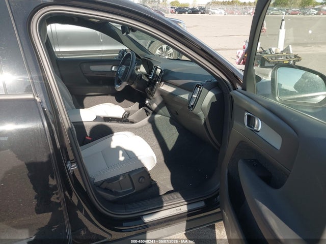 45048241 :رقم المزاد ، YV4ER3HJ0S2460872 vin ، 2025 Volvo Ex40 Core, Twin Motor, Fully Electric مزاد بيع