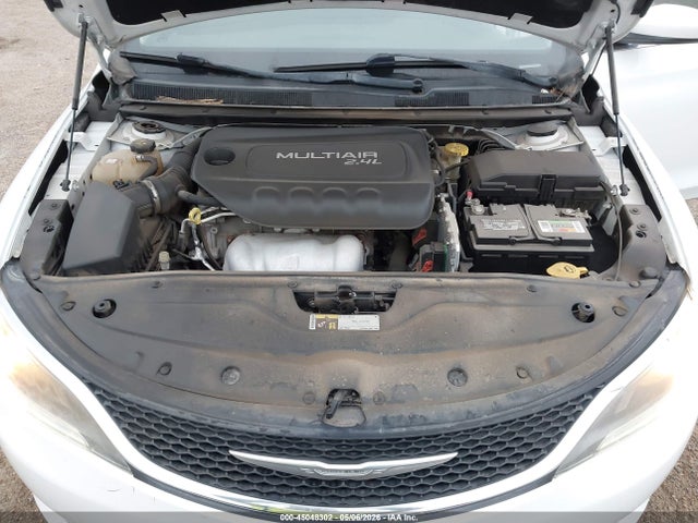 2015 Chrysler 200 Limited მანქანა იყიდება აუქციონზე, vin: 1C3CCCAB1FN661039, აუქციონის ნომერი: 45048302