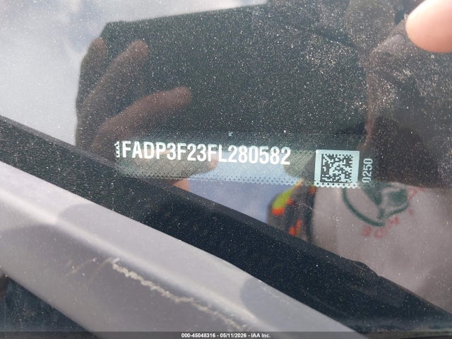 2015 Ford Focus Se მანქანა იყიდება აუქციონზე, vin: 1FADP3F23FL280582, აუქციონის ნომერი: 45048316
