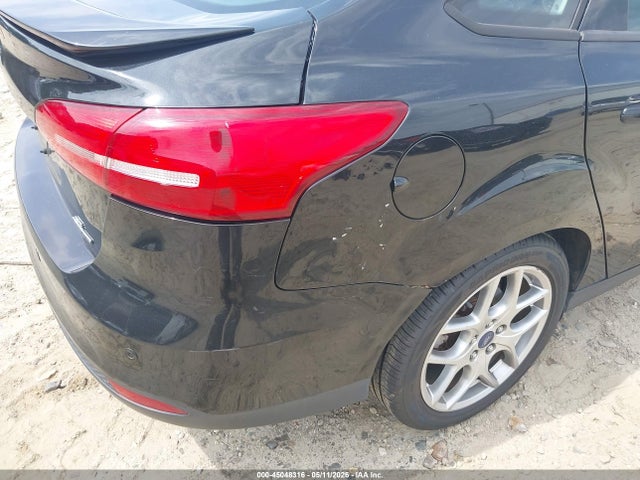 2015 Ford Focus Se მანქანა იყიდება აუქციონზე, vin: 1FADP3F23FL280582, აუქციონის ნომერი: 45048316