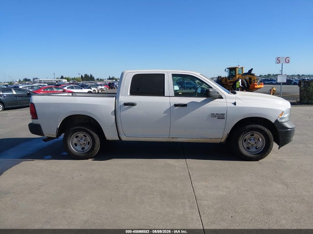 1C6RR7KG2KS658627 RAM 1500 Classic Tradesman 4x4 5&#039;7 Box