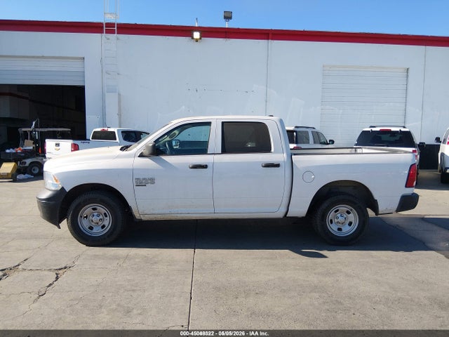 1C6RR7KG2KS658627 RAM 1500 Classic Tradesman 4x4 5&#039;7 Box