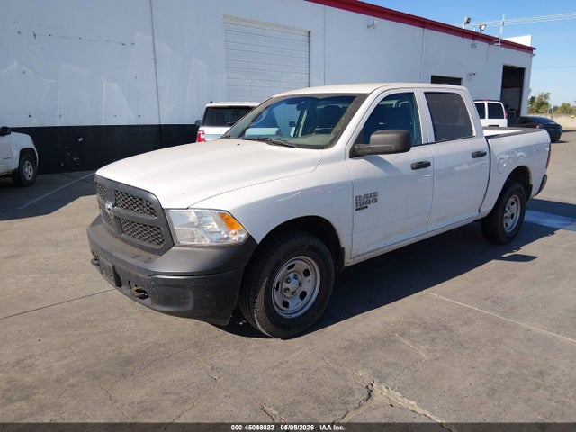 1C6RR7KG2KS658627 RAM 1500 Classic Tradesman 4x4 5&#039;7 Box