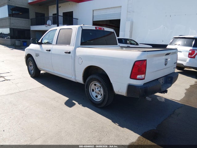 1C6RR7KG2KS658627 RAM 1500 Classic Tradesman 4x4 5&#039;7 Box