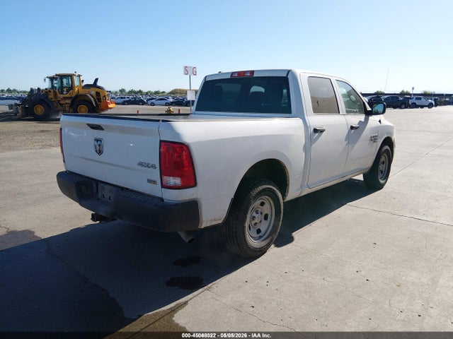 1C6RR7KG2KS658627 RAM 1500 Classic Tradesman 4x4 5&#039;7 Box