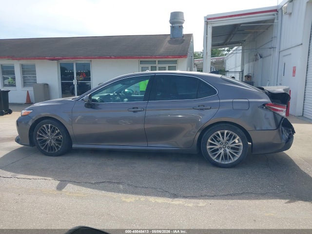 2020 Toyota Camry Xle მანქანა იყიდება აუქციონზე, vin: 4T1F11AK3LU386564, აუქციონის ნომერი: 45048413