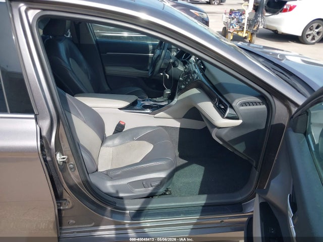 2020 Toyota Camry Xle მანქანა იყიდება აუქციონზე, vin: 4T1F11AK3LU386564, აუქციონის ნომერი: 45048413