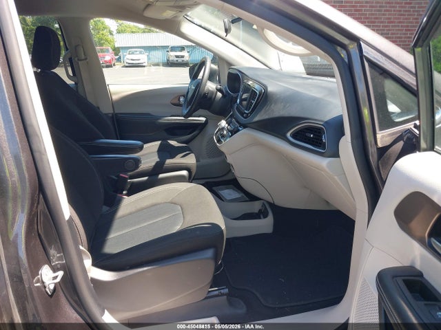 45048415 :رقم المزاد ، 2C4RC1CG1LR216172 vin ، 2020 Chrysler Voyager Lx مزاد بيع