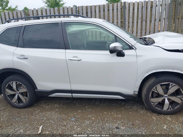 Продажа на аукционе авто 2019 Subaru Forester Touring, vin: JF2SKAWC1KH576941, номер лота: 45048559