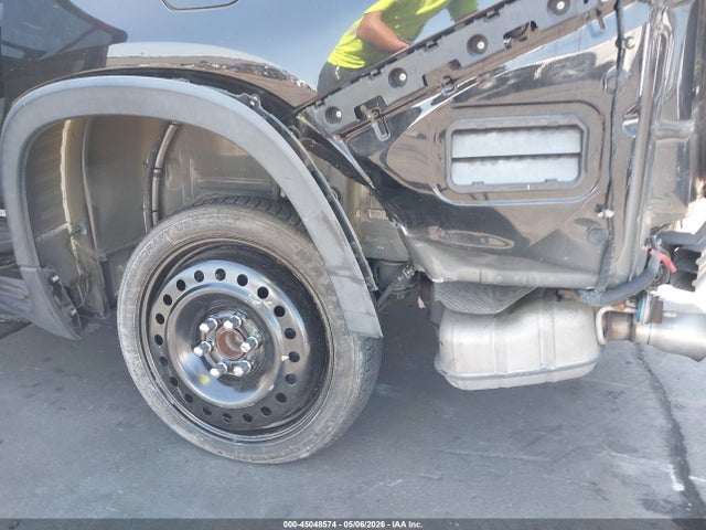 1GNERFKW0JJ105673 Chevrolet Traverse Ls