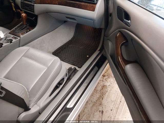 45048576 :رقم المزاد ، WBABS53471JU82697 vin ، 2001 Bmw 330ci مزاد بيع