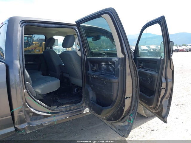 45048609 :رقم المزاد ، 3C63R3GL7FG541756 vin ، 2015 Ram 3500 Tradesman مزاد بيع
