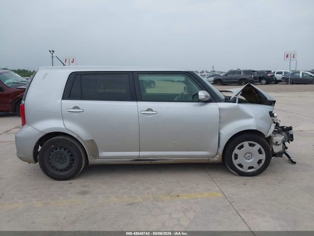 Scion XB 2014 JTLZE4FE0EJ066217 Image 14
