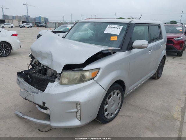 Scion XB 2014 JTLZE4FE0EJ066217 Image 2