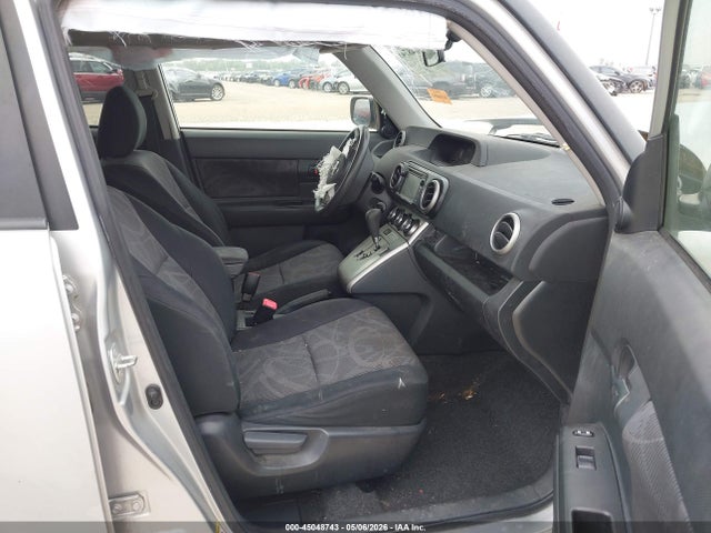 Scion XB 2014 JTLZE4FE0EJ066217 Image 5