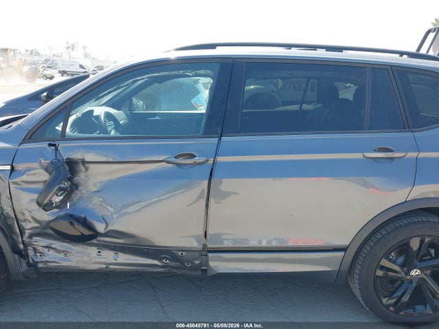 3VVCB7AX9PM066504 Volkswagen Tiguan 2.0t Se R-line Black