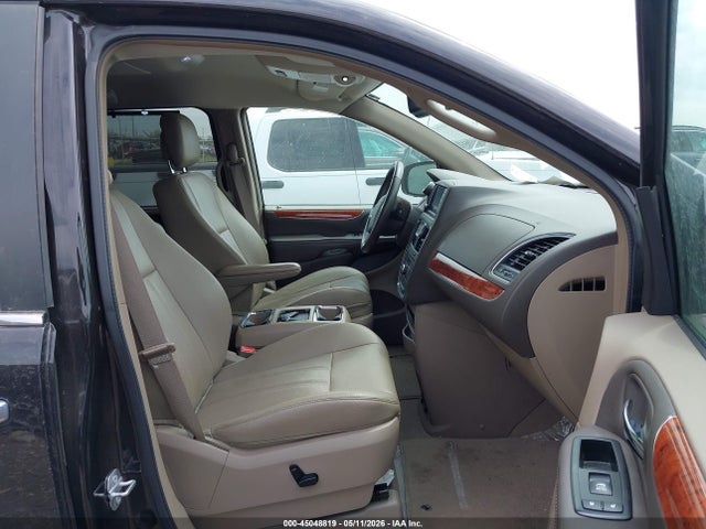 45048819 :رقم المزاد ، 2C4RC1CG6FR677405 vin ، 2015 Chrysler Town & Country Touring-l مزاد بيع