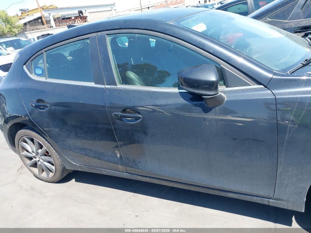 3MZBN1L35JM266597 Mazda Mazda3 Touring