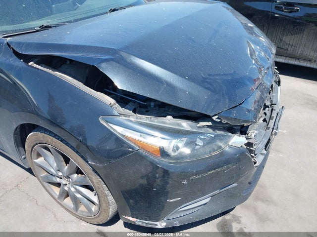3MZBN1L35JM266597 Mazda Mazda3 Touring